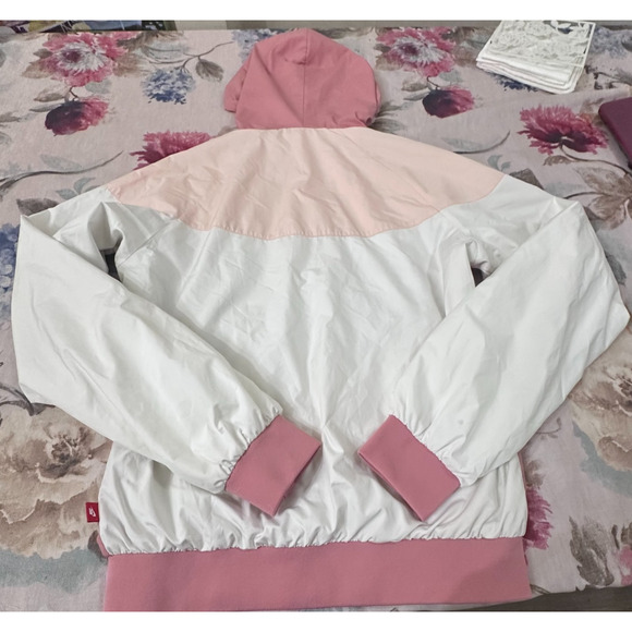 RARE Nike Women’s Colorblock Windbreaker Jacket Pink & White Sz Small Athleisure - Picture 4 of 13